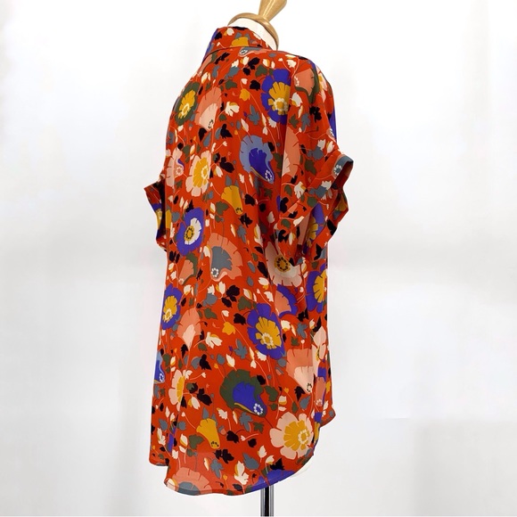 Cabi Replay Top # 5892, Flower Toss Patterned Cap Sleeve V-neck Blouse, Small - Picture 9 of 16